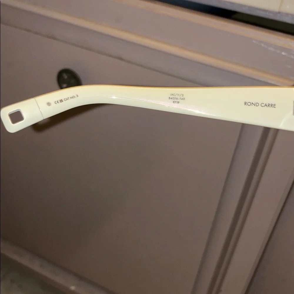 Jacquemus Cream Rectangular Sunglasses - Picture 5 of 5